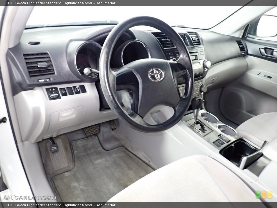 Ash Interior Photo for the 2010 Toyota Highlander  #139323966
