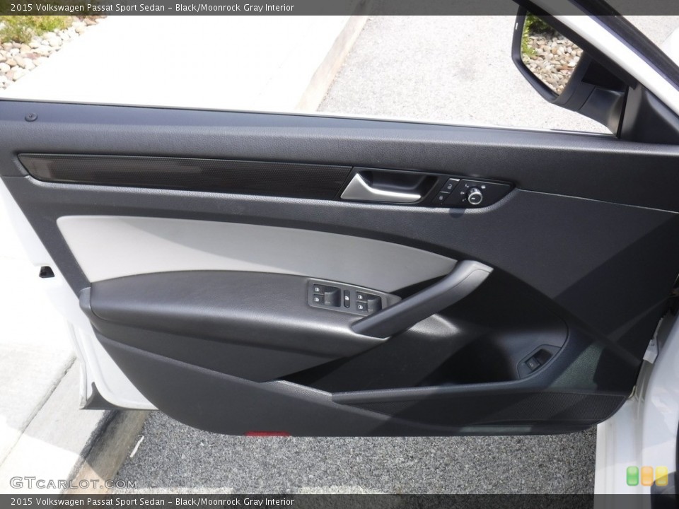 Black/Moonrock Gray Interior Door Panel for the 2015 Volkswagen Passat Sport Sedan #139331726