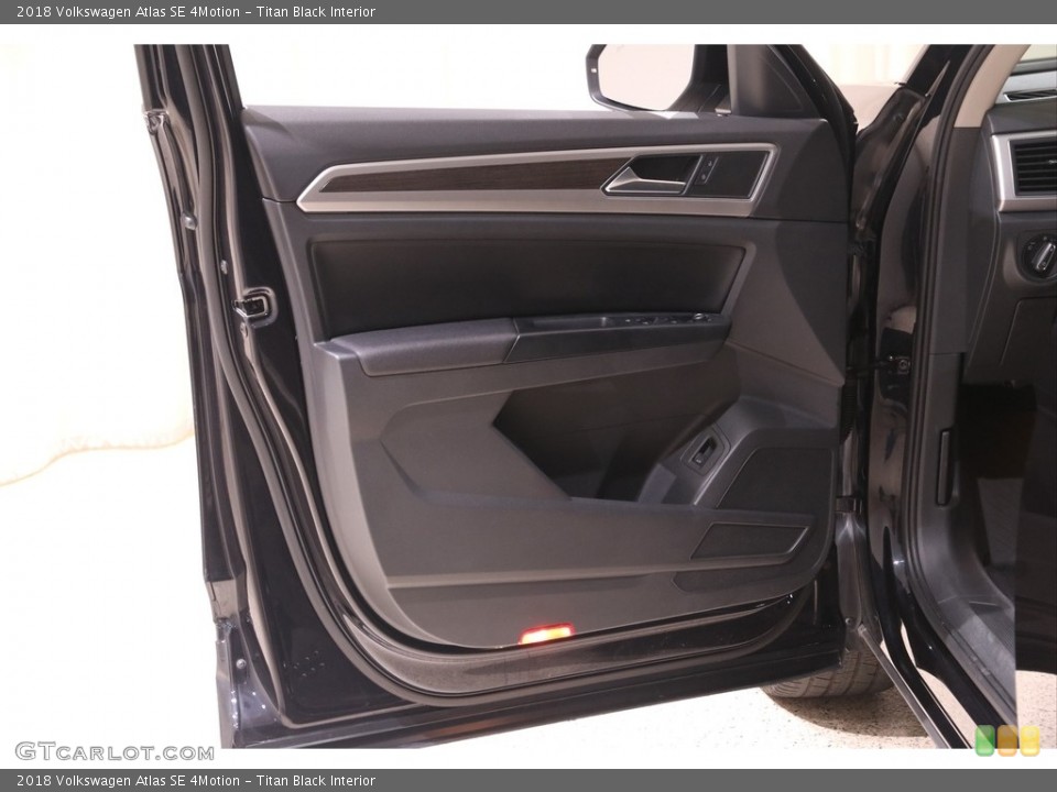 Titan Black Interior Door Panel for the 2018 Volkswagen Atlas SE 4Motion #139349411
