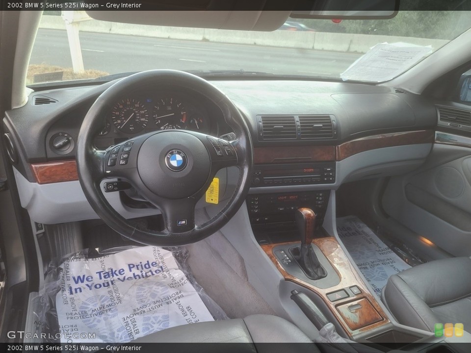 Grey Interior Photo for the 2002 BMW 5 Series 525i Wagon #139359202