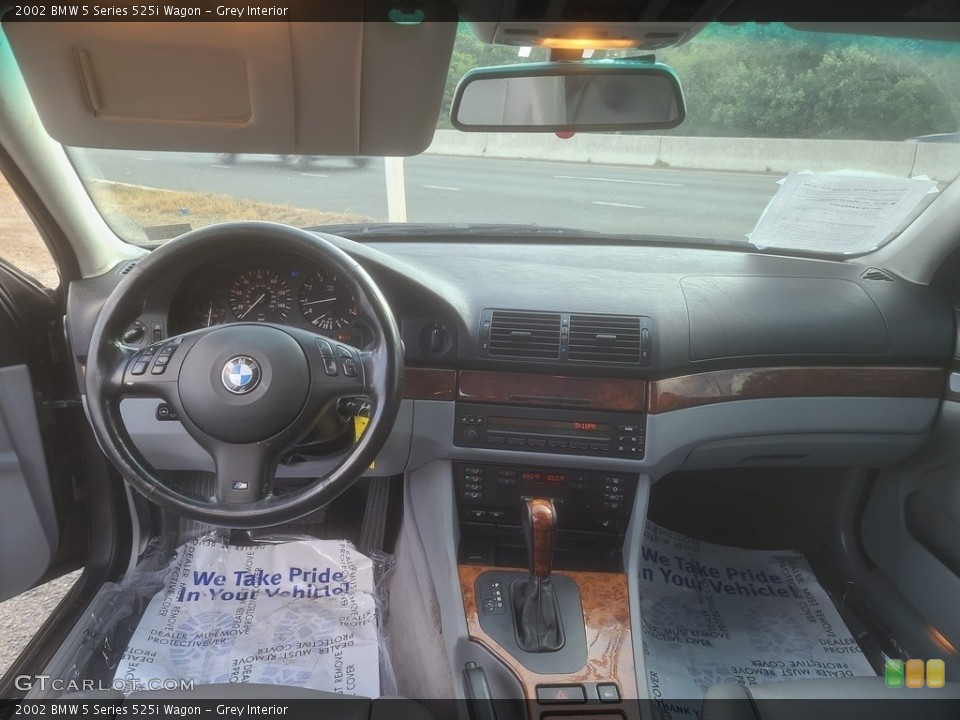 Grey Interior Dashboard for the 2002 BMW 5 Series 525i Wagon #139359223