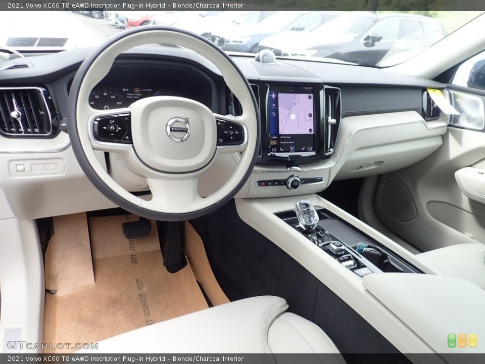 Blonde/Charcoal Interior Photo for the 2021 Volvo XC60 T8 eAWD Inscription Plug-in Hybrid #139372097