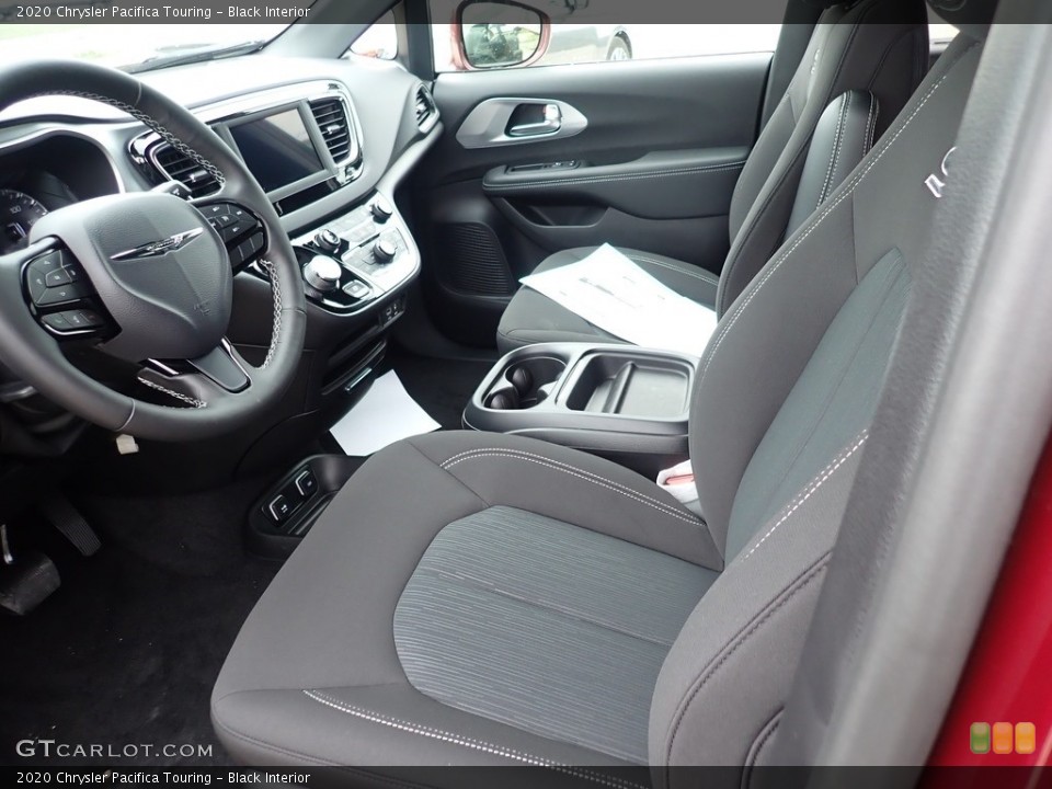 Black Interior Photo for the 2020 Chrysler Pacifica Touring #139374618