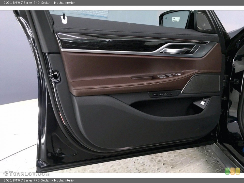 Mocha Interior Door Panel for the 2021 BMW 7 Series 740i Sedan #139391740