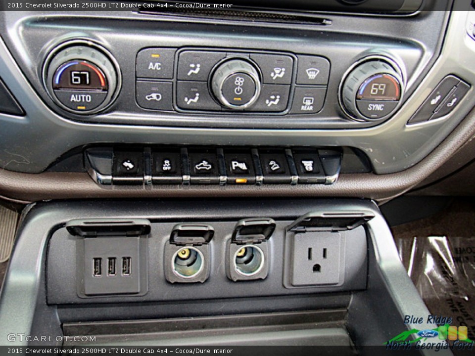 Cocoa/Dune Interior Controls for the 2015 Chevrolet Silverado 2500HD LTZ Double Cab 4x4 #139421351
