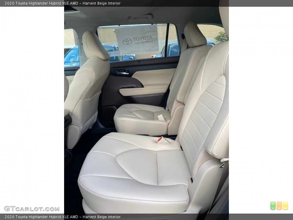 Harvest Beige Interior Rear Seat for the 2020 Toyota Highlander Hybrid XLE AWD #139425982
