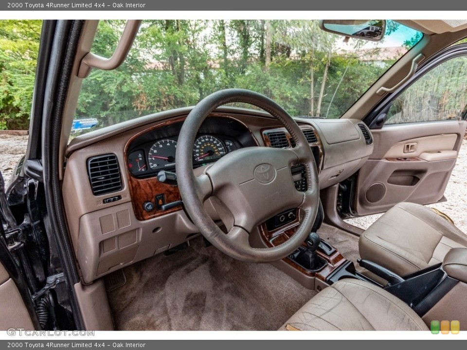 Oak Interior Photo for the 2000 Toyota 4Runner Limited 4x4 #139430442