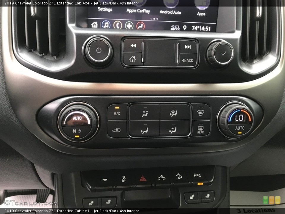 Jet Black/Dark Ash Interior Controls for the 2019 Chevrolet Colorado Z71 Extended Cab 4x4 #139434147