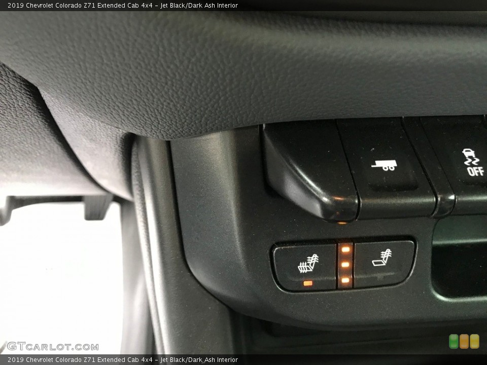 Jet Black/Dark Ash Interior Controls for the 2019 Chevrolet Colorado Z71 Extended Cab 4x4 #139434165