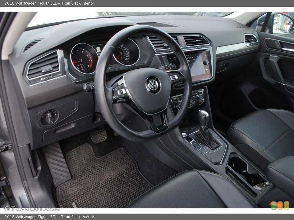 Titan Black Interior Photo for the 2018 Volkswagen Tiguan SEL #139460105