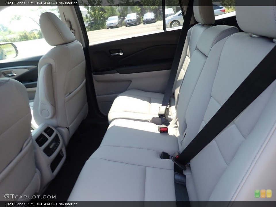 Gray Interior Rear Seat for the 2021 Honda Pilot EX-L AWD #139494514