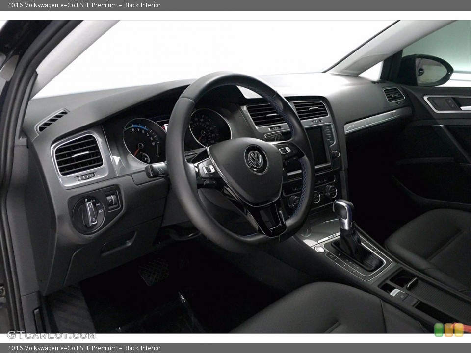 Black Interior Dashboard for the 2016 Volkswagen e-Golf SEL Premium #139501288
