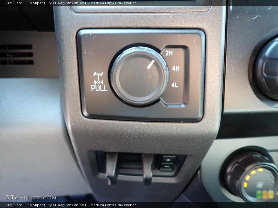 Medium Earth Gray Interior Controls for the 2020 Ford F250 Super Duty XL Regular Cab 4x4 #139503583