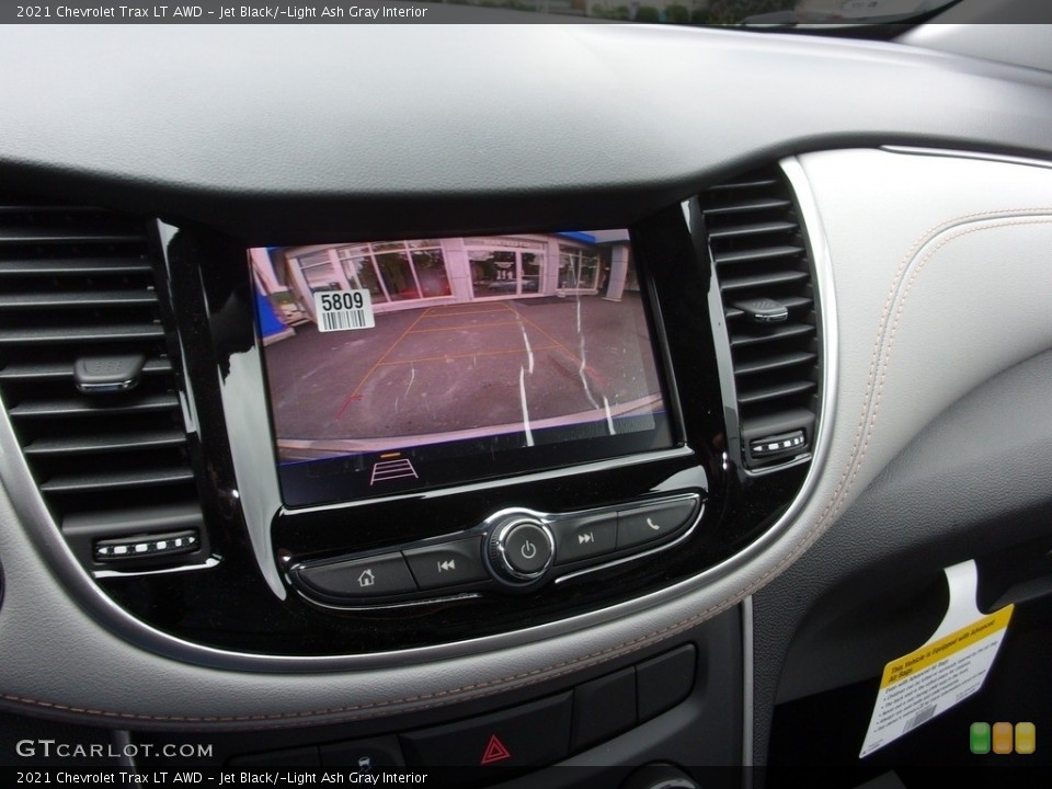 Jet Black/­Light Ash Gray Interior Controls for the 2021 Chevrolet Trax LT AWD #139528372