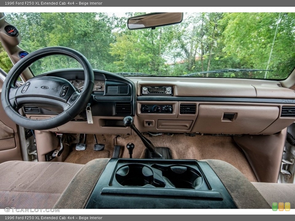 Beige Interior Photo for the 1996 Ford F250 XL Extended Cab 4x4 #139532260