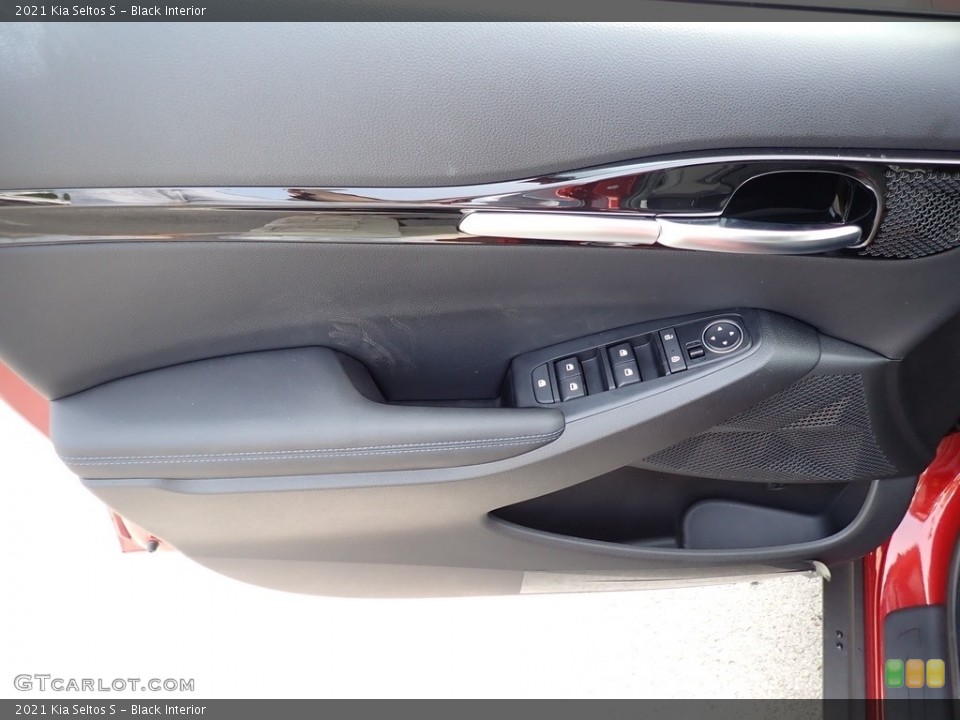 Black Interior Door Panel for the 2021 Kia Seltos S #139540122