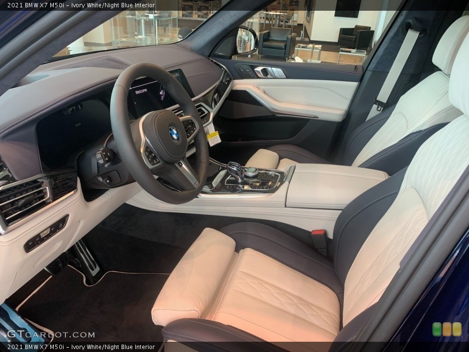 Ivory White/Night Blue Interior Photo for the 2021 BMW X7 M50i #139540425