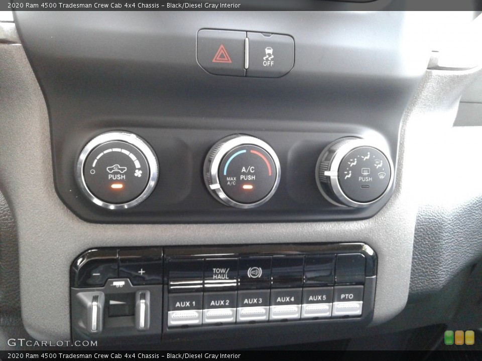 Black/Diesel Gray Interior Controls for the 2020 Ram 4500 Tradesman Crew Cab 4x4 Chassis #139563200