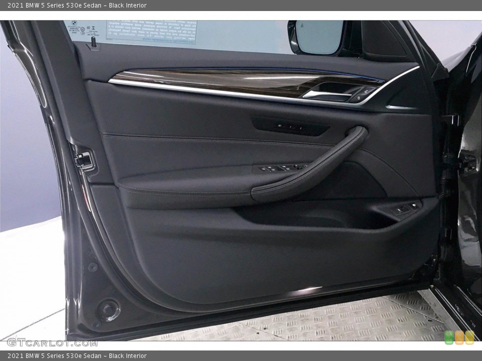Black Interior Door Panel for the 2021 BMW 5 Series 530e Sedan #139580907