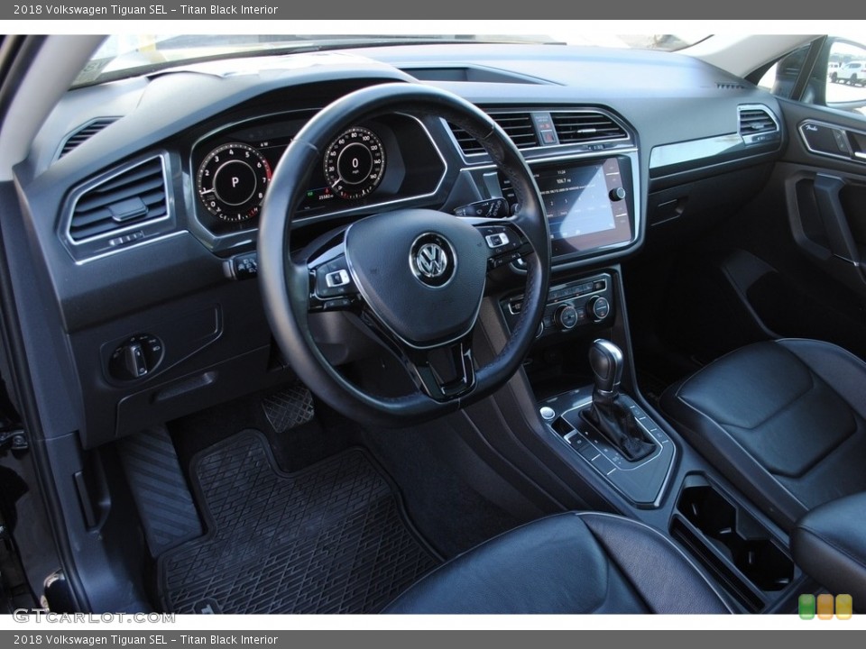 Titan Black Interior Photo for the 2018 Volkswagen Tiguan SEL #139590878