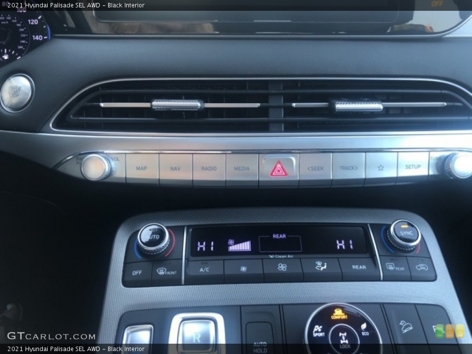 Black Interior Controls for the 2021 Hyundai Palisade SEL AWD #139640767
