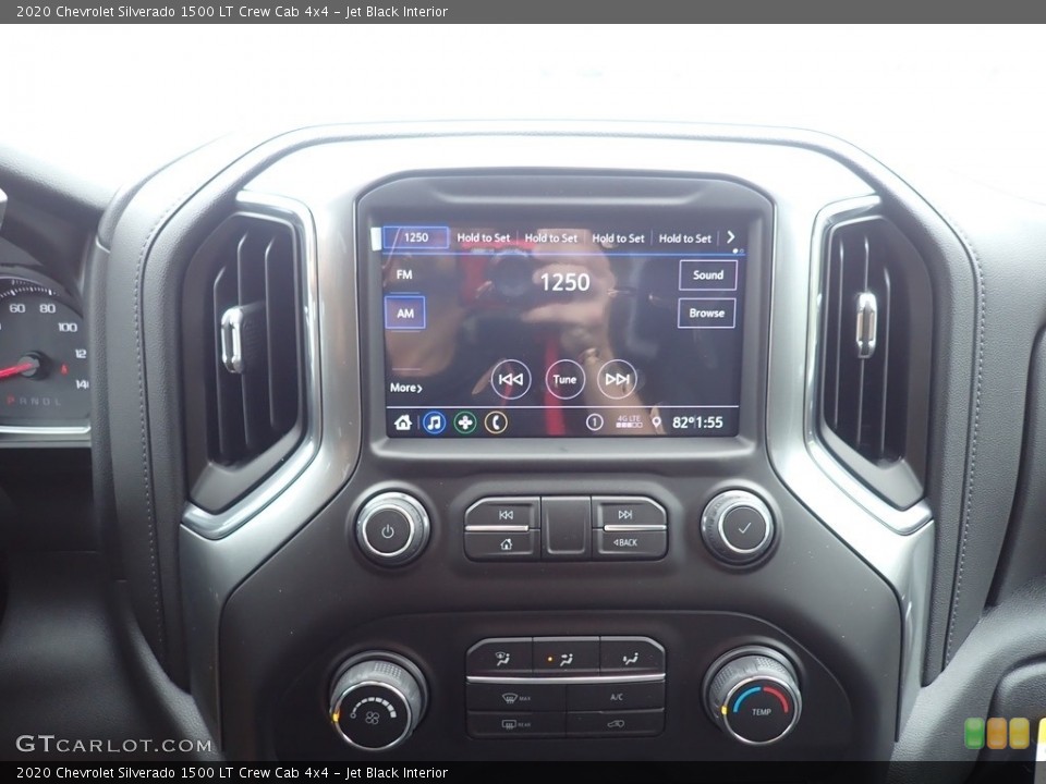 Jet Black Interior Controls for the 2020 Chevrolet Silverado 1500 LT Crew Cab 4x4 #139655767