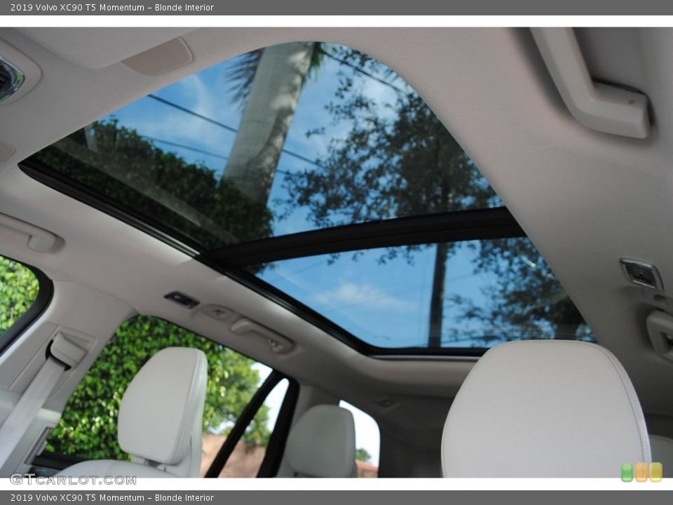 Blonde Interior Sunroof for the 2019 Volvo XC90 T5 Momentum #139663399