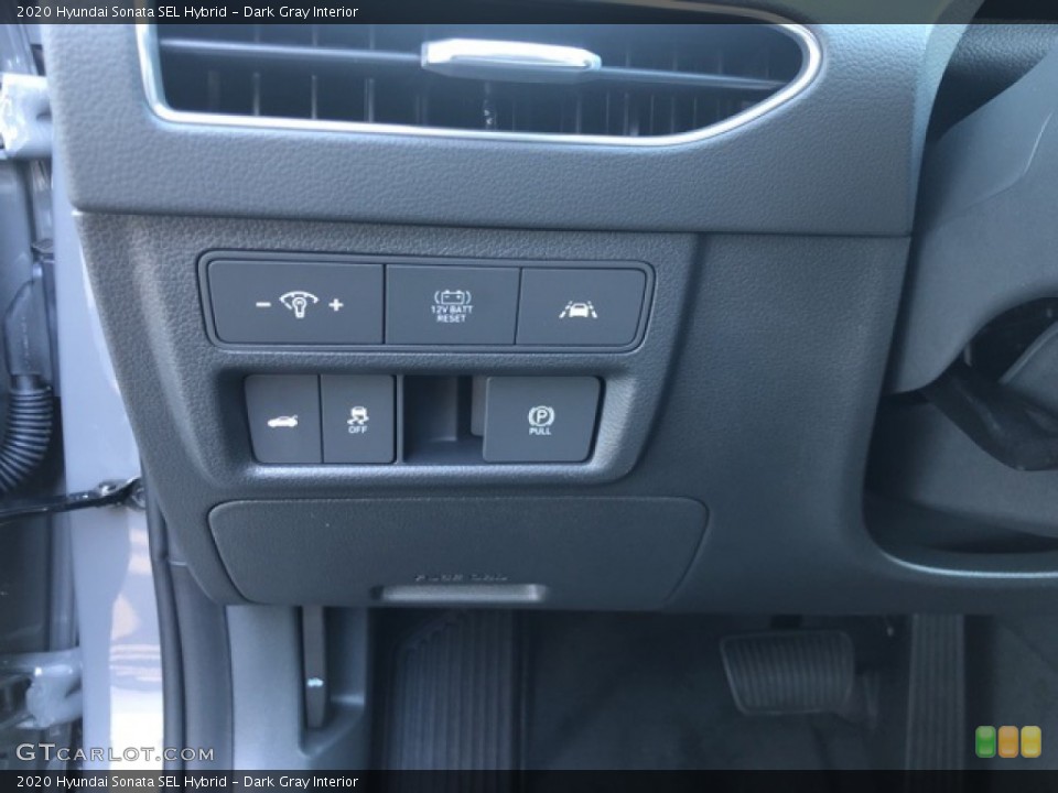 Dark Gray Interior Controls for the 2020 Hyundai Sonata SEL Hybrid #139687948