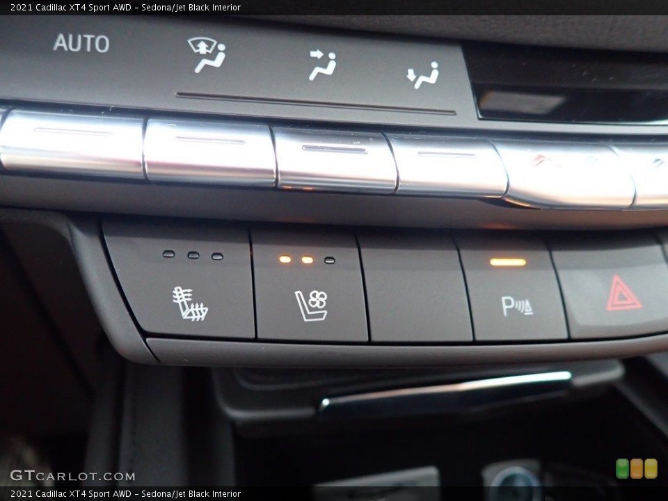 Sedona/Jet Black Interior Controls for the 2021 Cadillac XT4 Sport AWD #139694085