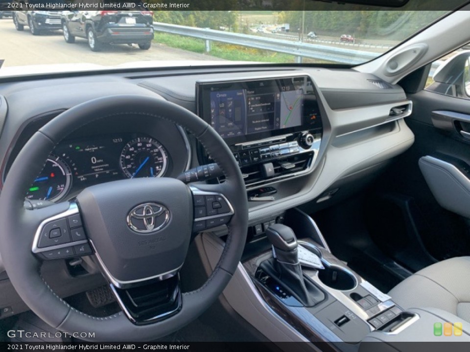 Graphite Interior Photo for the 2021 Toyota Highlander Hybrid Limited AWD #139722956