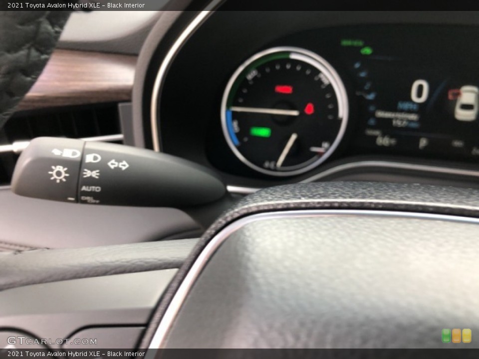 Black Interior Controls for the 2021 Toyota Avalon Hybrid XLE #139726977