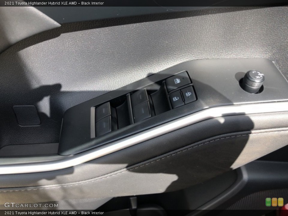 Black Interior Controls for the 2021 Toyota Highlander Hybrid XLE AWD #139735098