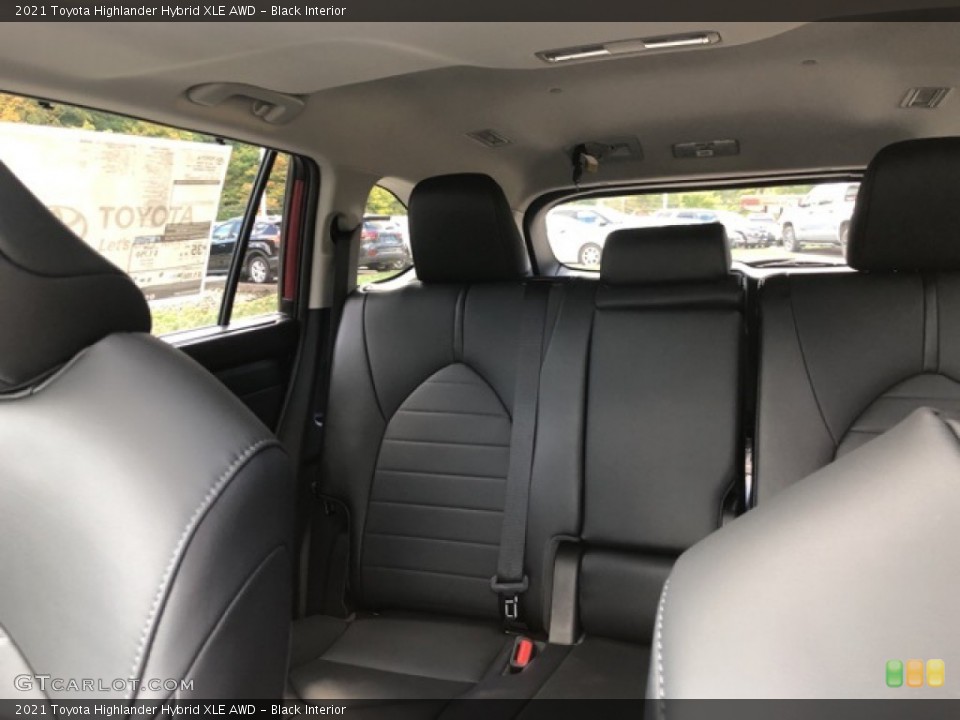 Black Interior Rear Seat for the 2021 Toyota Highlander Hybrid XLE AWD #139735374