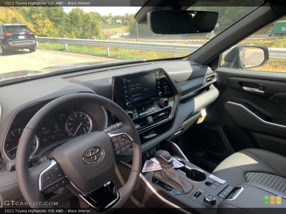 Black Interior Dashboard for the 2021 Toyota Highlander XSE AWD #139737036