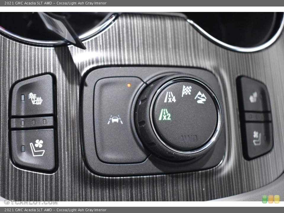 Cocoa/Light Ash Gray Interior Controls for the 2021 GMC Acadia SLT AWD #139745532
