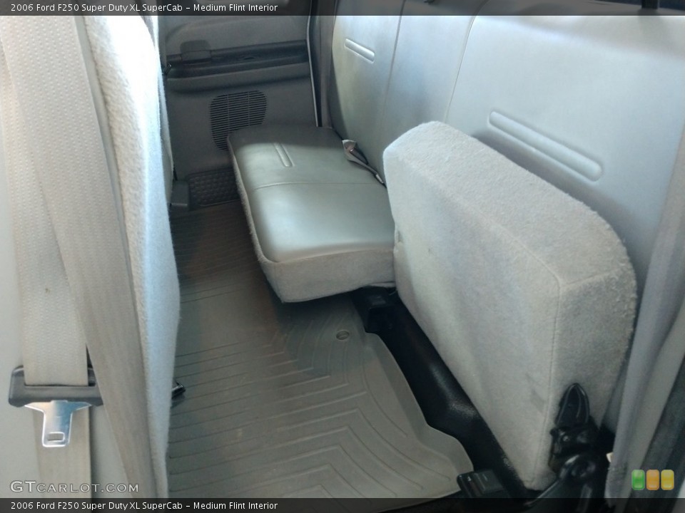 Medium Flint Interior Rear Seat for the 2006 Ford F250 Super Duty XL SuperCab #139760044