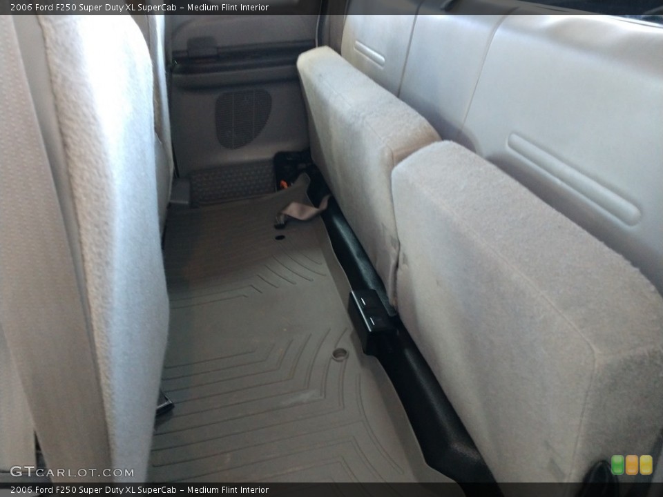 Medium Flint Interior Rear Seat for the 2006 Ford F250 Super Duty XL SuperCab #139760065