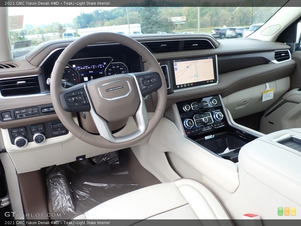 Teak/­Light Shale Interior Photo for the 2021 GMC Yukon Denali 4WD #139789471