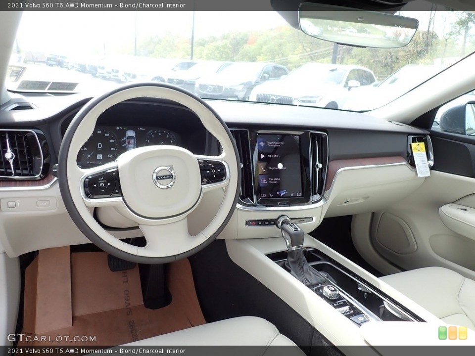 Blond/Charcoal Interior Photo for the 2021 Volvo S60 T6 AWD Momentum #139801471