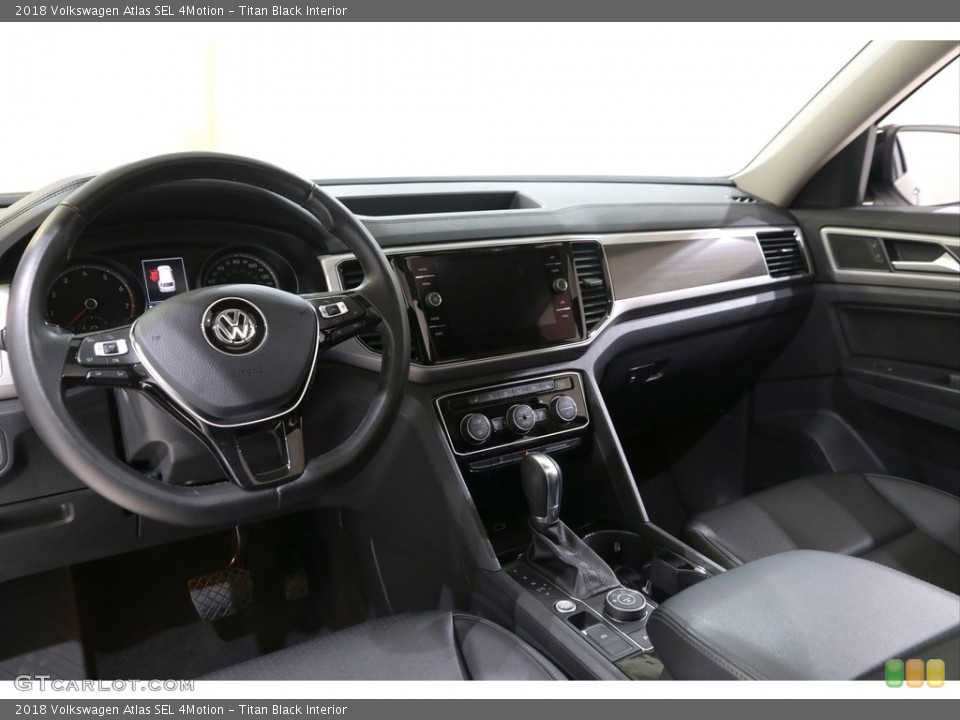 Titan Black Interior Dashboard for the 2018 Volkswagen Atlas SEL 4Motion #139861520
