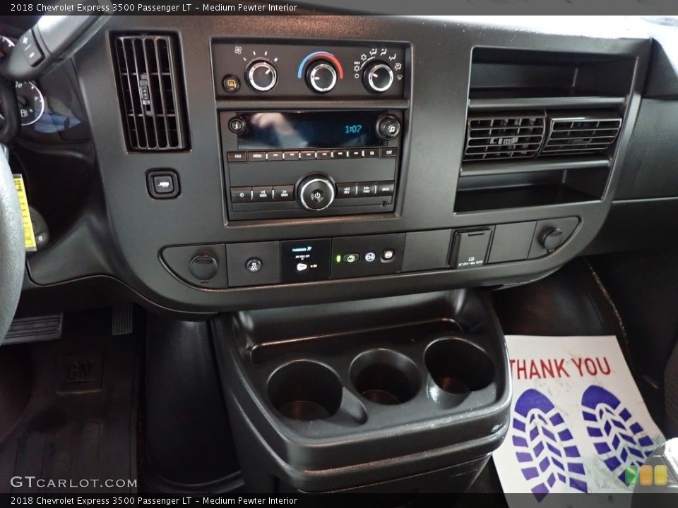 Medium Pewter Interior Controls for the 2018 Chevrolet Express 3500 Passenger LT #139884525