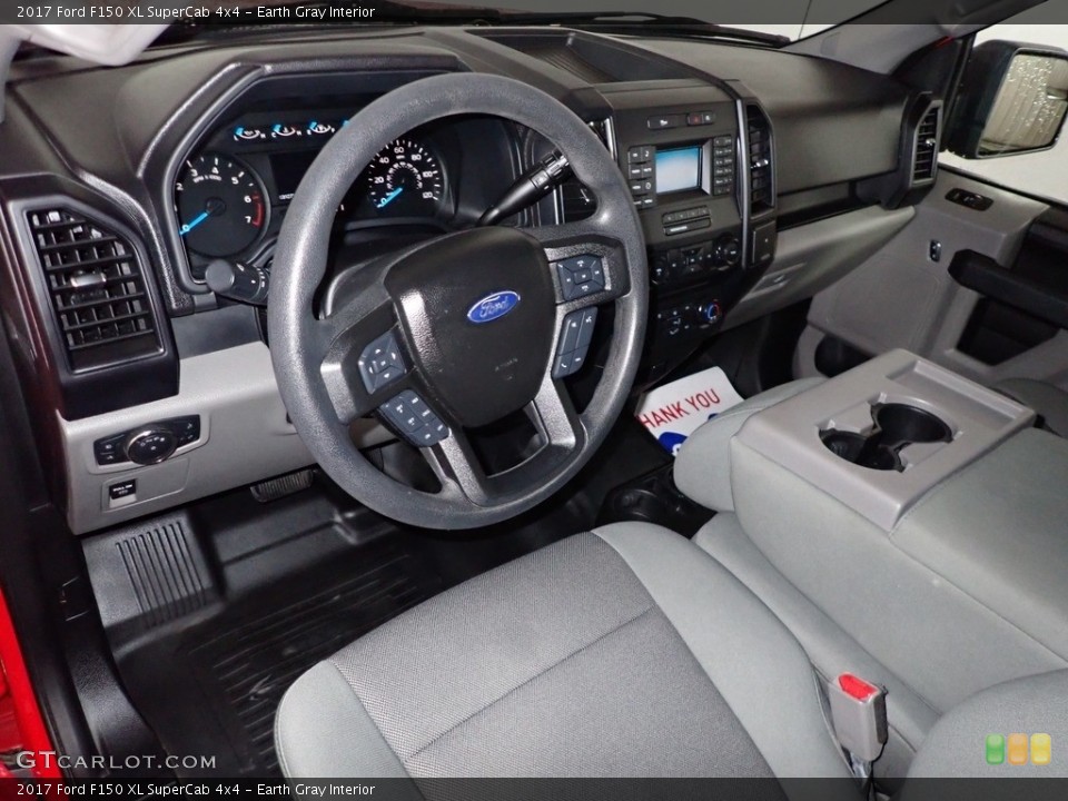 Earth Gray Interior Photo for the 2017 Ford F150 XL SuperCab 4x4 #139901210
