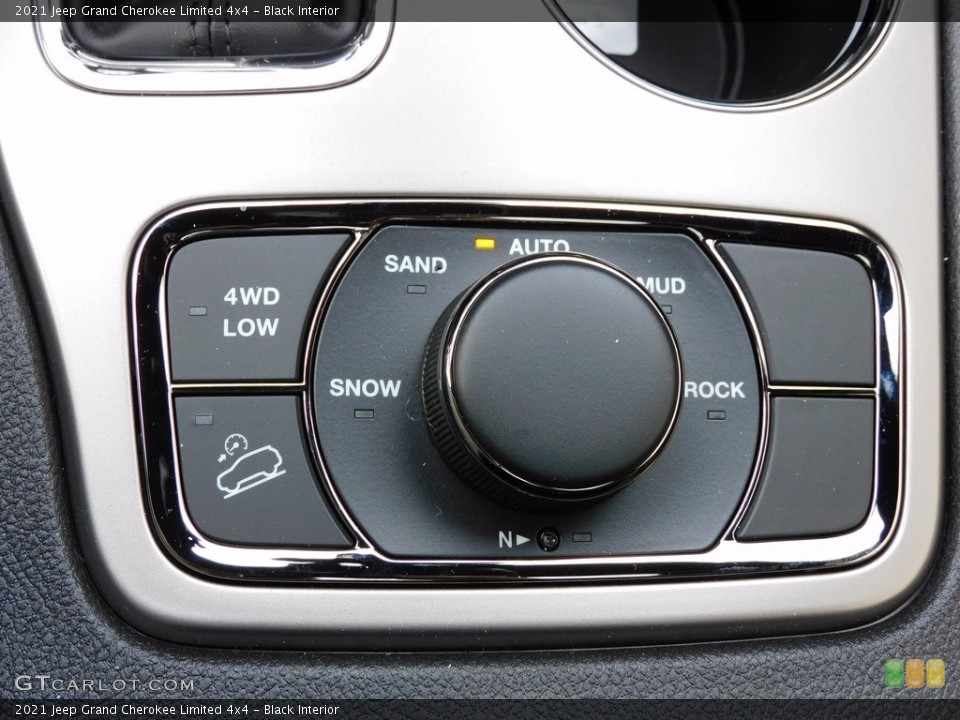 Black Interior Controls for the 2021 Jeep Grand Cherokee Limited 4x4 #139905701