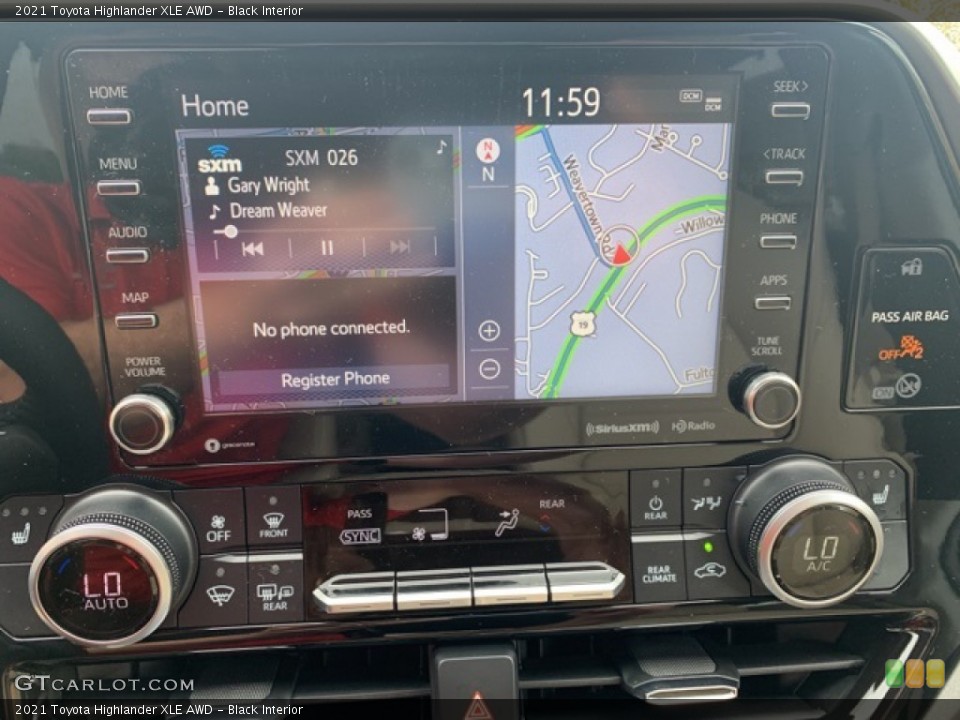 Black Interior Navigation for the 2021 Toyota Highlander XLE AWD #139919841
