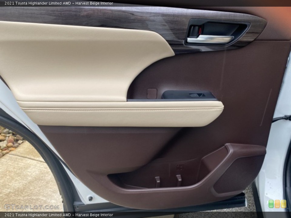 Harvest Beige Interior Door Panel for the 2021 Toyota Highlander Limited AWD #139920936