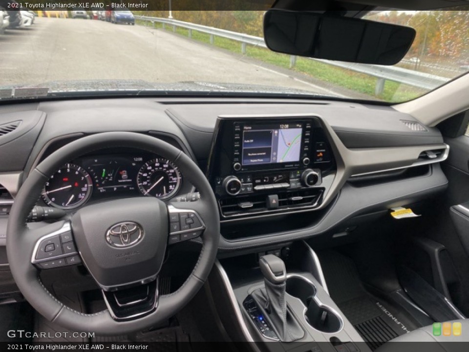 Black Interior Dashboard for the 2021 Toyota Highlander XLE AWD #139928503