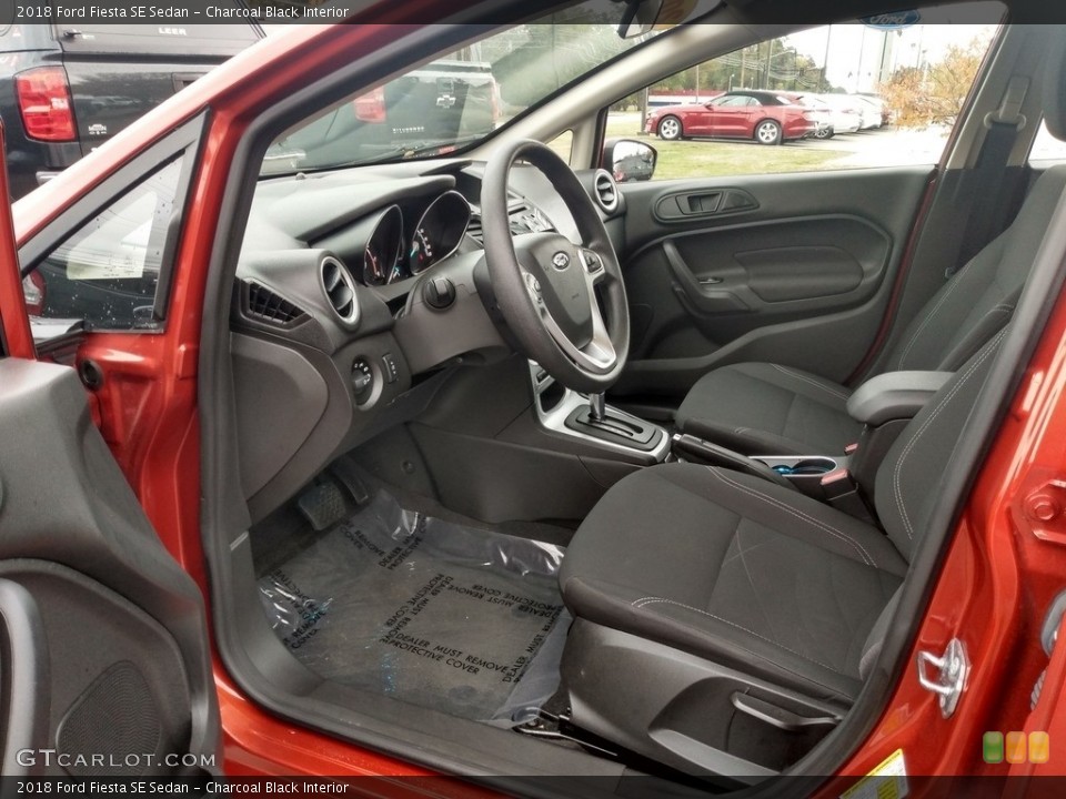 Charcoal Black Interior Photo for the 2018 Ford Fiesta SE Sedan #139931074