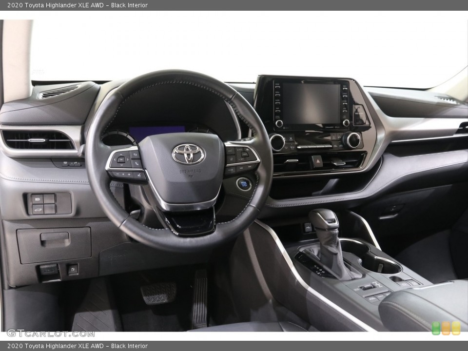 Black Interior Dashboard for the 2020 Toyota Highlander XLE AWD #139932253