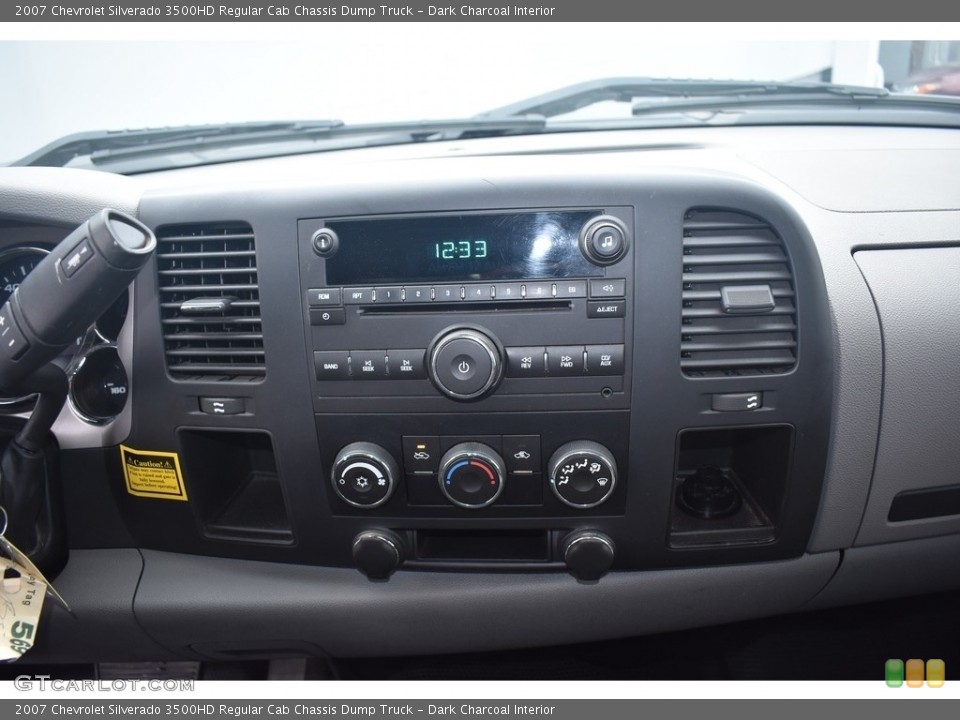 Dark Charcoal Interior Controls for the 2007 Chevrolet Silverado 3500HD Regular Cab Chassis Dump Truck #139943001