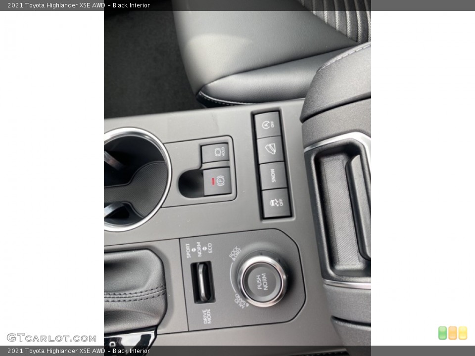 Black Interior Controls for the 2021 Toyota Highlander XSE AWD #139946334